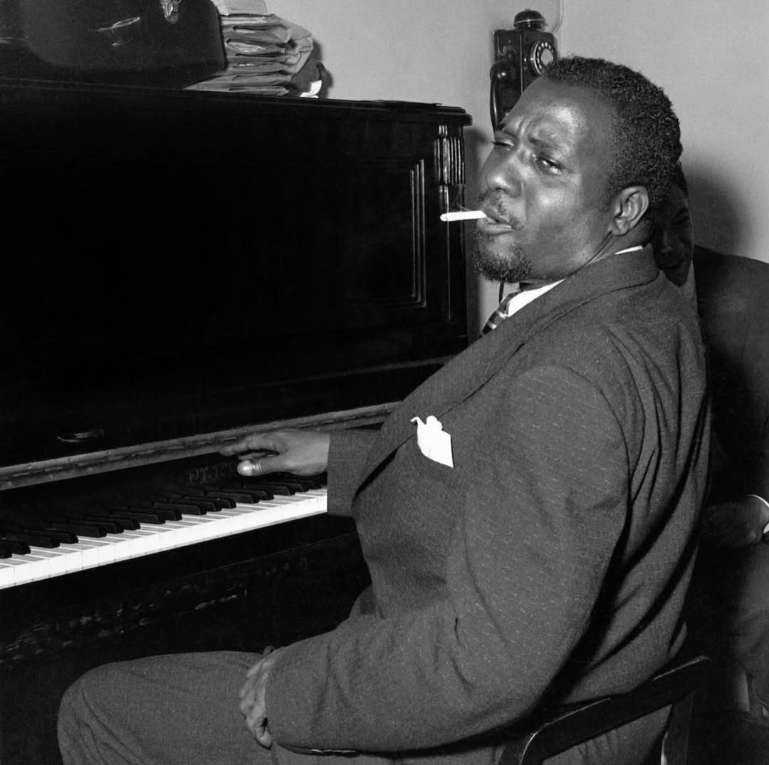 LuizSantosMusic's tweet image. 'A genius is the one most like himself.'
- Thelonious Monk 
#jazz #art #quote