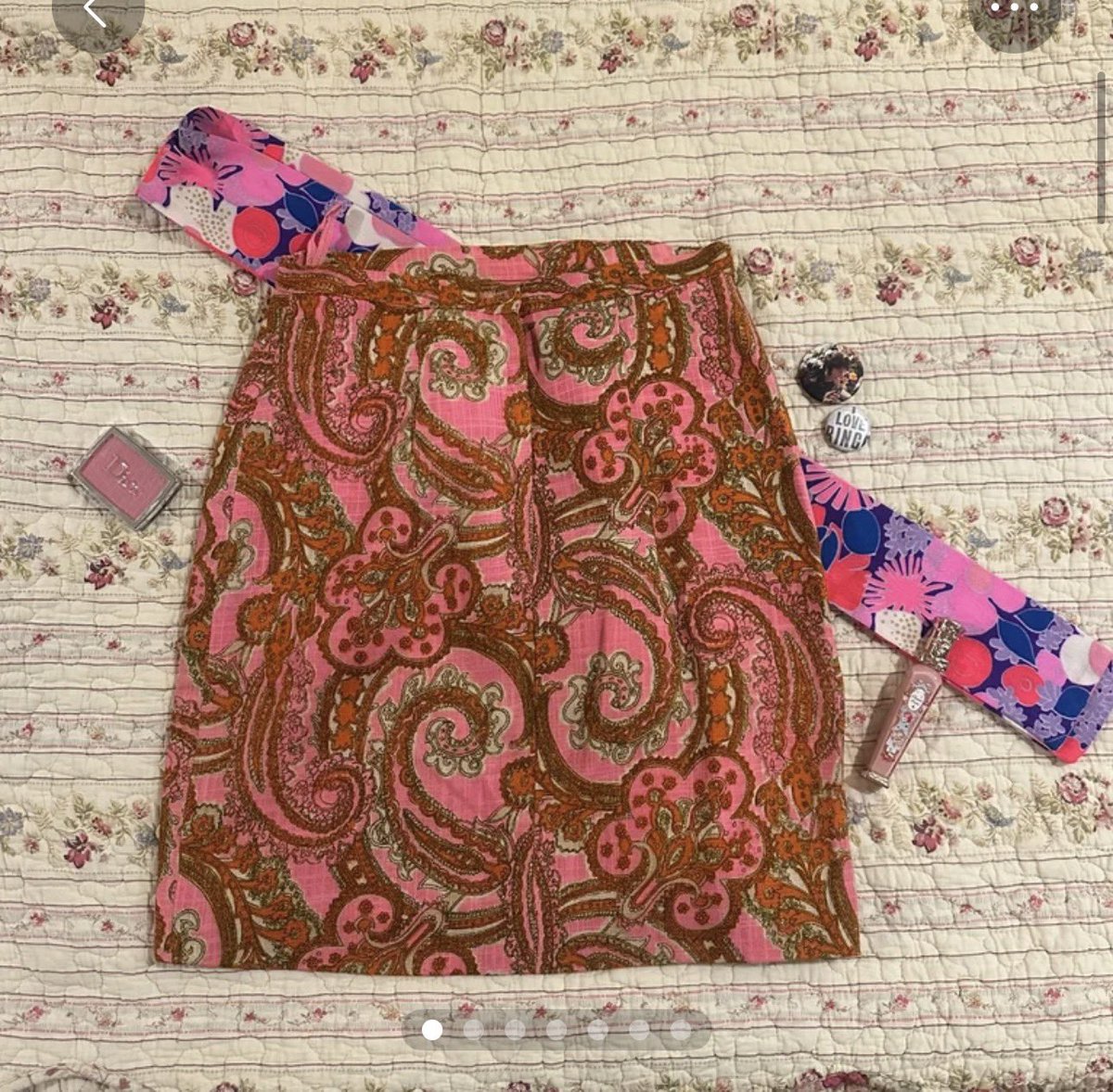 lucymydear's tweet photo. Having to sell my XS clothing cuz it doesn’t fit #kmssss who wants to buy my clothes everything is 60s 70s 😍😍 https://t.co/M1hMZyz8Oo