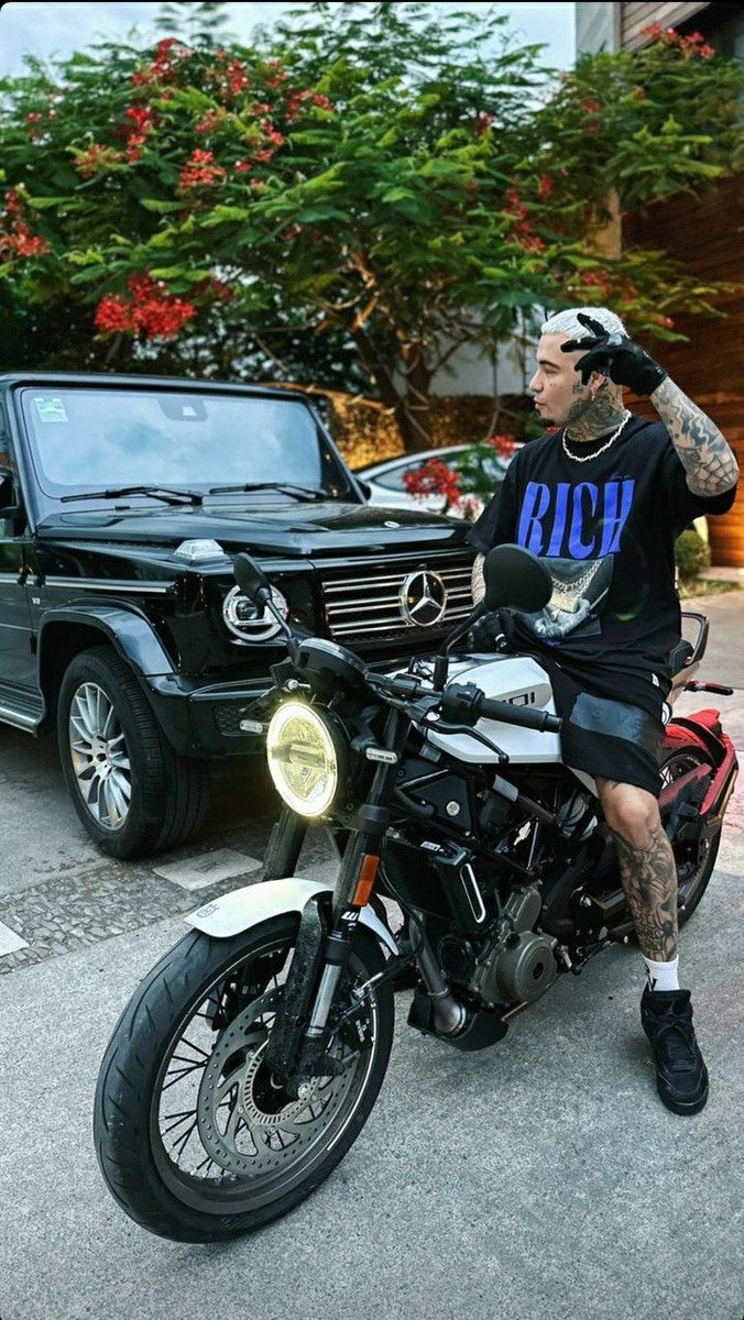 Sebastian tc tweet media