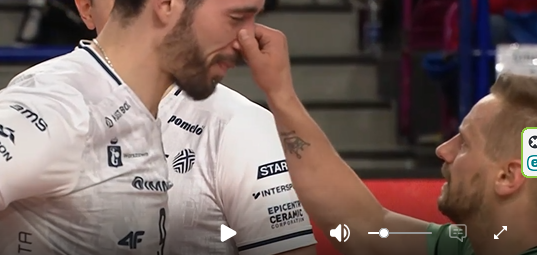 Pomoc doraźna w kilka sekund. Czy jest coś, czego Wojtaszek nie potrafi zrobić? #plusliga