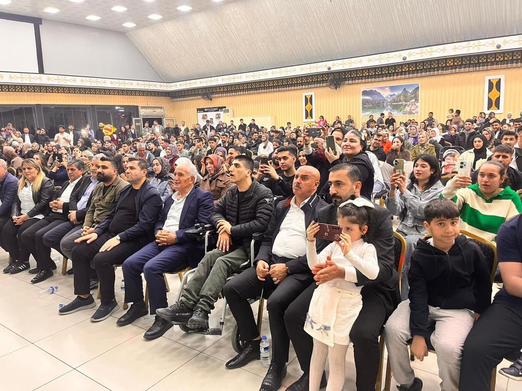 Em, wekî sazî , beşdarî bernameya ku ji hêla Botander Siirte  hatî organîzekirin bûn. Em spasiya hemî hevkarên xwe yên ku beşdarî kirin dikin dikin; îro rojek e ku em dîrok, çand û zimanê xwedi derkevin.