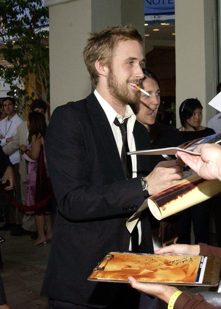 ༺☆༻ tweet media