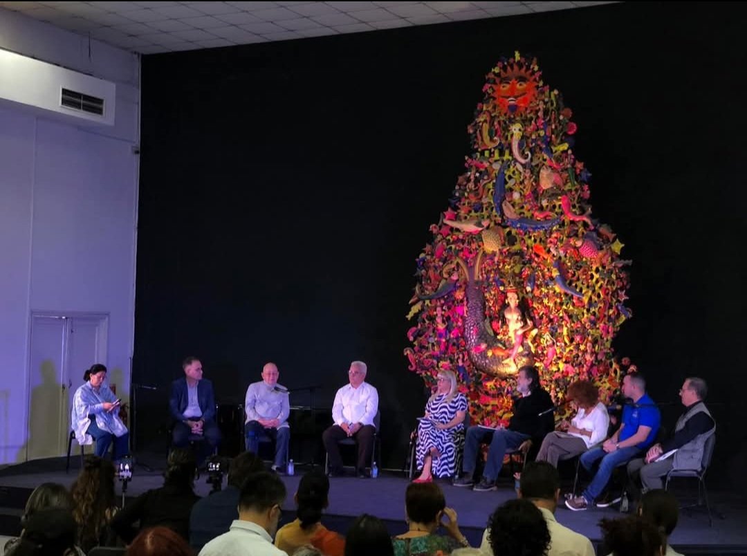 UNEAC_online's tweet image. ✨️🎉Hoy 28 de abril, Casa de las Américas celebra sus 67 años de fundada, como trinchera de la dignidad cultural🇨🇺. La institución, fundada por Fidel y Haydée, sigue siendo ese hogar inexpugnable para las voces que el poder hegemónico ha intentado silenciar.

#ArteFiel
#65Uneac