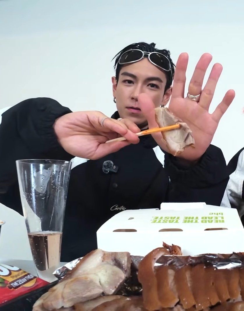 ⊹₊˚‧ william tweet media