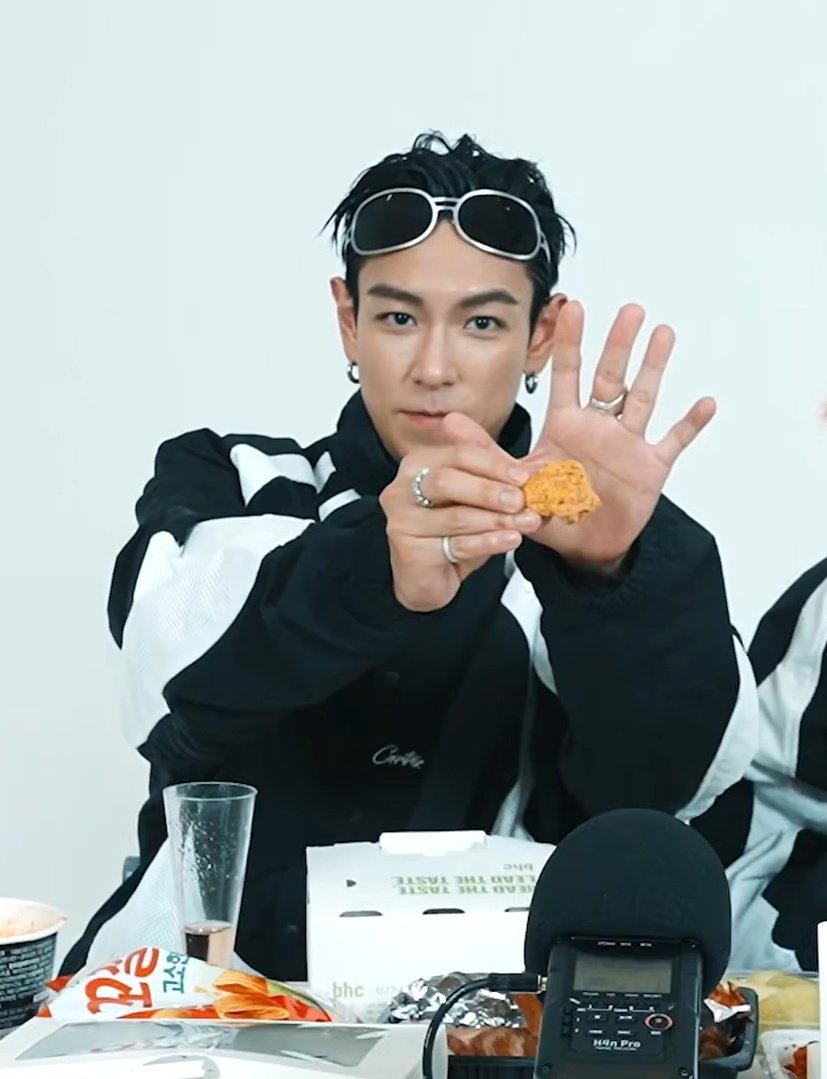 ⊹₊˚‧ william tweet media