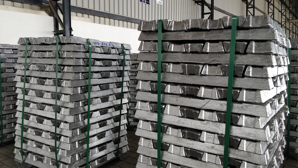 IRANinMumbai's tweet image. Aluminium production remains stable despite wartime conditions

Goudarzi, Vice President of the Iranian Aluminium Industries Syndicate, confirms that production levels continue as before, with supply to the stock market proceeding normally.

#Iran #Aluminium #War