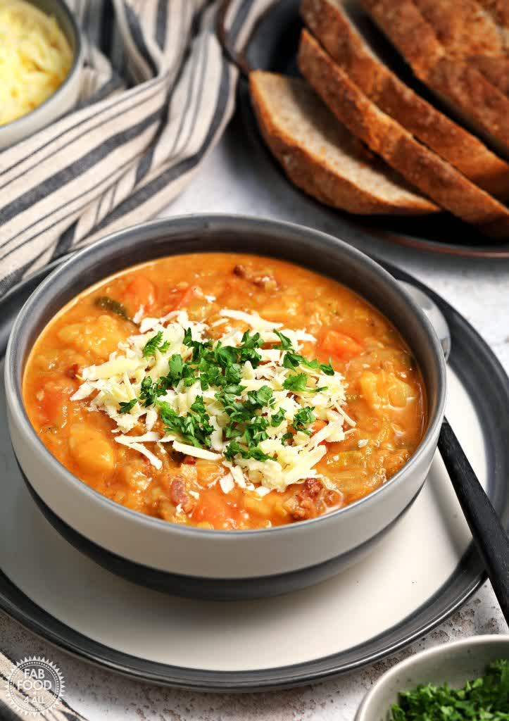 FabFood4All's tweet image. Nothing says comfort like Glenda's Winter Lentil Soup! Think red lentils, chunks of vegetables, bacon, and orange juice topped with grated cheese and parsley! fabfood4all.co.uk/glendas-winter… 
#SoupSeason  #FamilyTradition #Soup