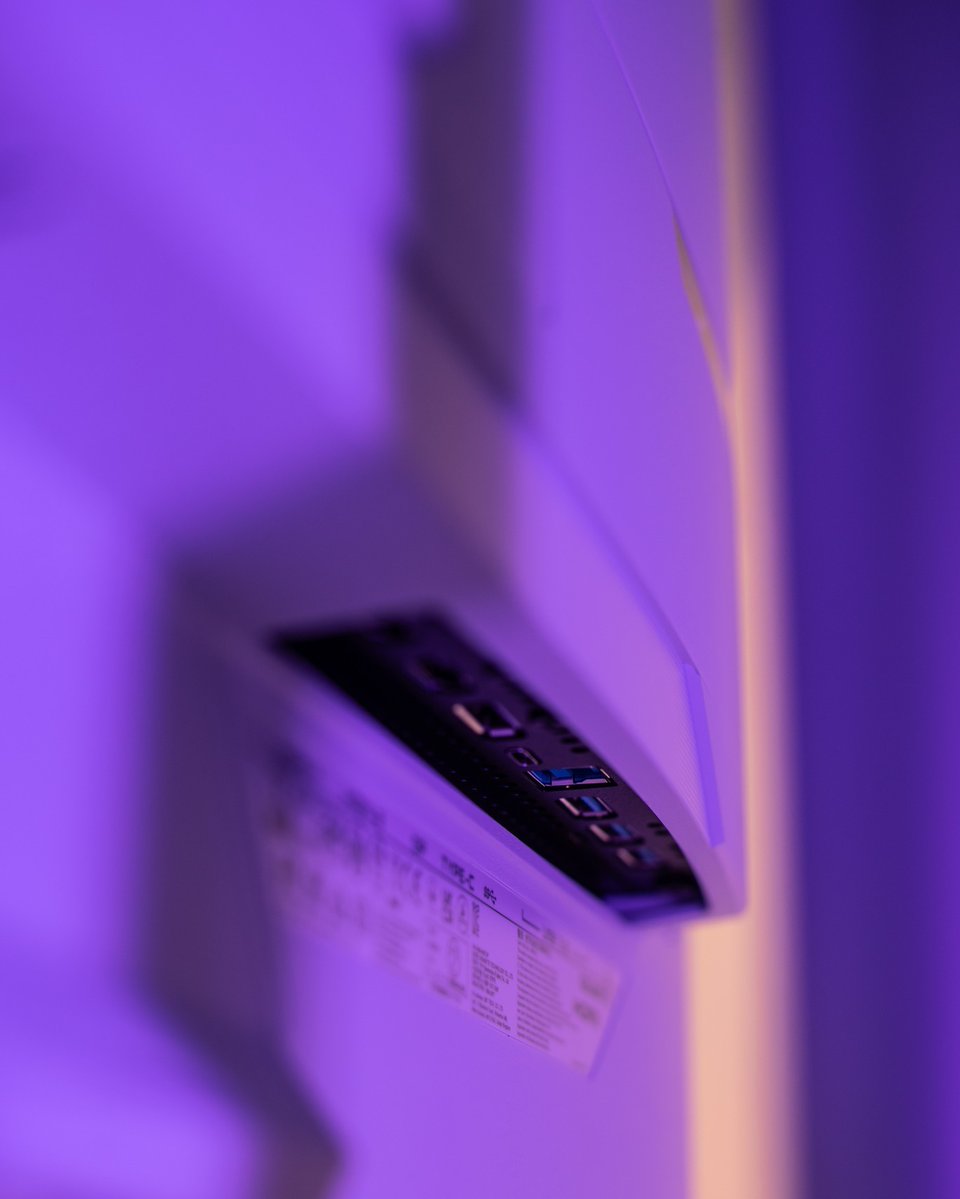 GIGABYTE_DE's tweet image. GIGABYTE AORUS AERO GiMATE AI TOP GAMING POWER 😎

GIGABYTE M27UP ICE 🤍

Dank an 💘🛠📸🎥💻: @ aorus_fr

#GIGABYTE #AORUS #pcbuild #pcmr #gamer #custompc #liquidcooling