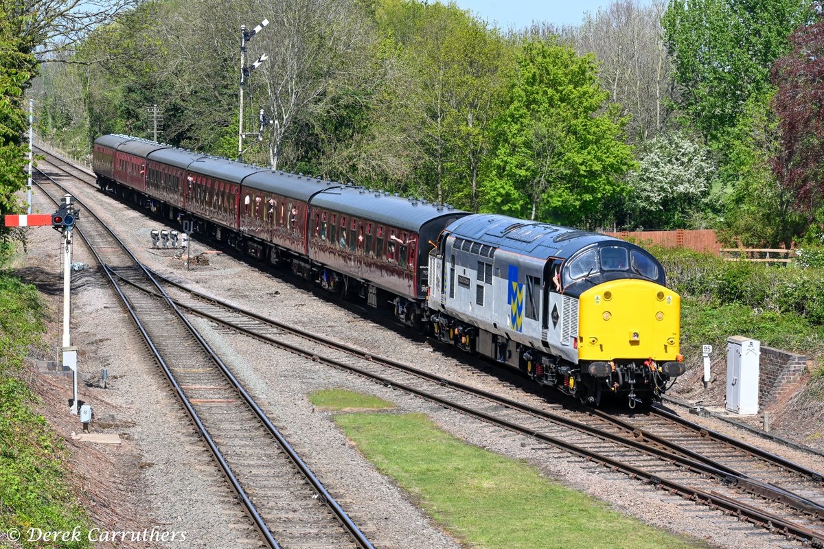 carru12901's tweet image. 37714 &amp;amp; D6700 at Kinchley Lane plus Quorn &amp;amp; Woodhouse on the 24th &amp;amp; 25th April 2026 at the Great Central Railway spring diesel gala. #class37 #Tractor #TractorTuesday