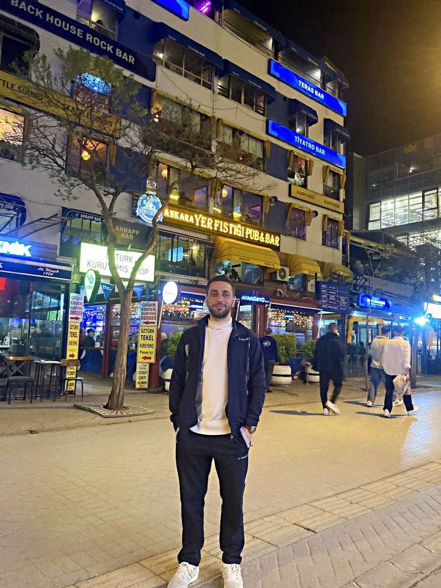mkc2301's tweet photo. En Ankara Fotoğrafım #behzatc https://t.co/HftTiuFqmu