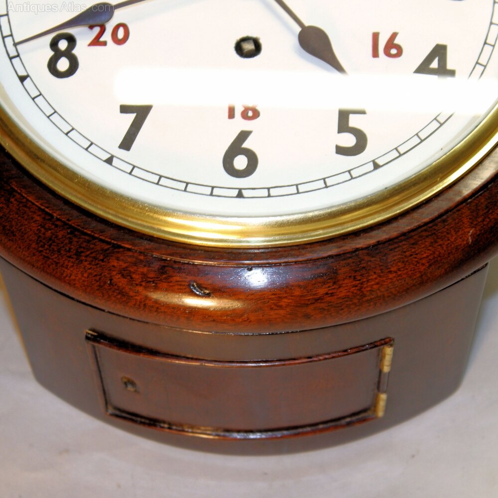 antiques_atlas's tweet image. For SALE on Antiques Atlas we have this
Railway 8" Dial, English Fusee Wall Clock  🕰️antiques-atlas.com/antique/railwa… mahogany case    #antiques From M C Taylor 
#antiqueclock #fuseewallclock #antiquerailwayclock
#fuseeclock #antiqueclock #antiqueclocks #horology