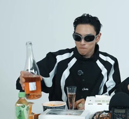 🐬🪐 tweet media