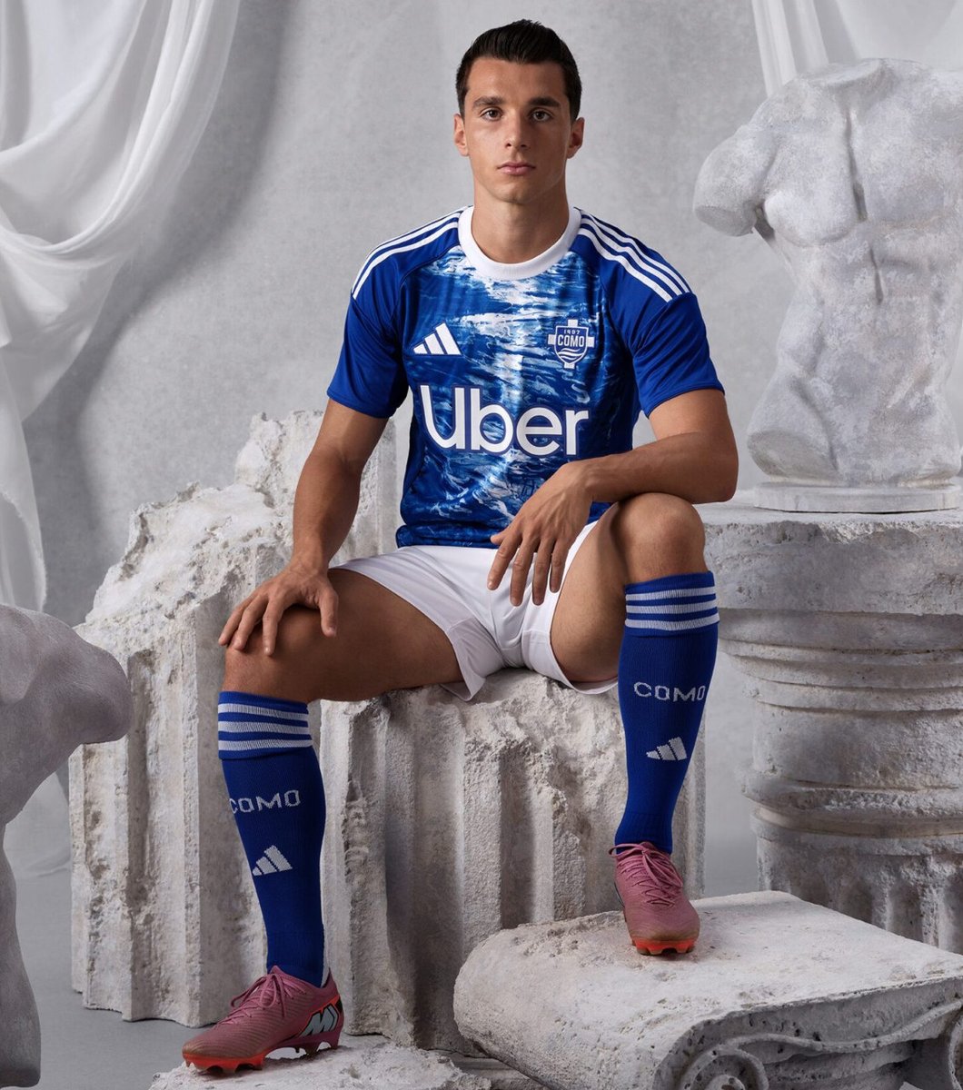 Random Feed tweet media