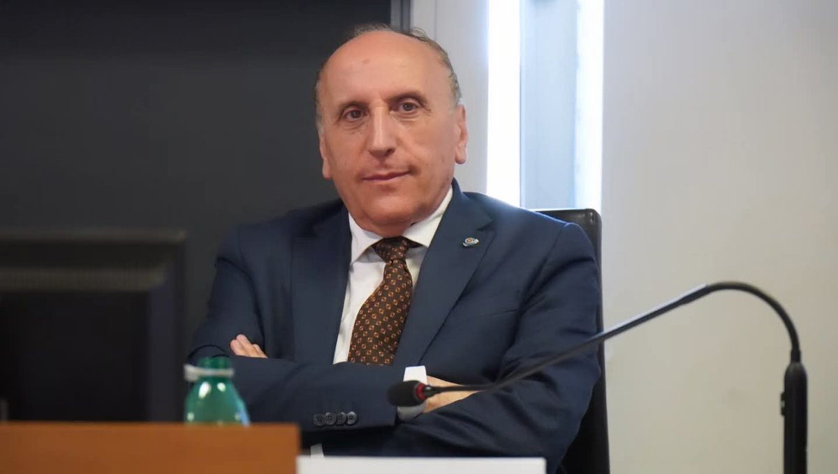 professorepepe's tweet photo. La lectio magistralis del Prof. Frosini, Presidente del CIRA, evidenzia la crisi dell’ordinamento territoriale nello spazio. Tra Outer Space Treaty, normativa italiana e futura disciplina dell’UE, emerge un diritto spaziale transnazionale, stabile nei principi e flessibile. https://t.co/IbuUU0Hx9Y
