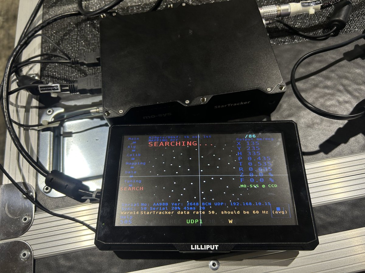 VISUALOGIC_jp's tweet photo. VISUALOGIC LEDスタジオセットアップ中です！来週に我々演出の撮影プロダクションが始まります！！
今回は音楽アーティストの方との作品創りの予定です！✨ https://t.co/87f8oDdtsi