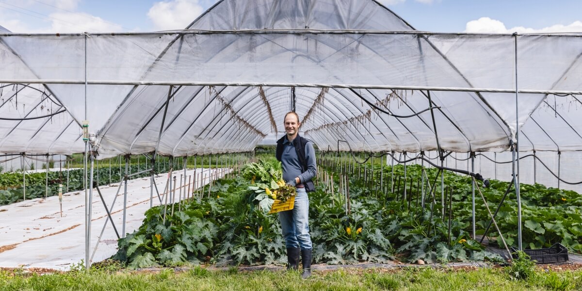 IEXProfs's tweet photo. De overstap naar regeneratieve landbouw is volgens researcher Daan Bogaard van Sustainable Finance Lab geen idealistische bijzaak maar harde noodzaak. Banken hebben volgens hem een grote rol te spelen in de gevraagde omslag. 
https://t.co/utK6i00u8p https://t.co/nG4qSVayeZ