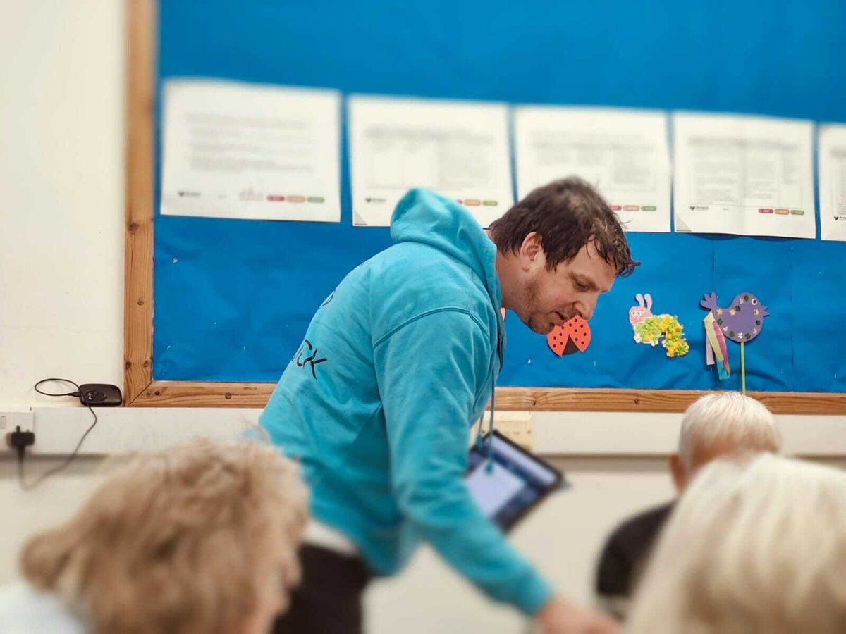 digi_kick's tweet image. Teaching someone to use the internet for the first time is life-changing work. 🌍 We’re here to support those efforts as your delivery partner, providing the roadmap to move from "getting online" to "thriving online." #DigitalLiteracy #Partnership #1in5