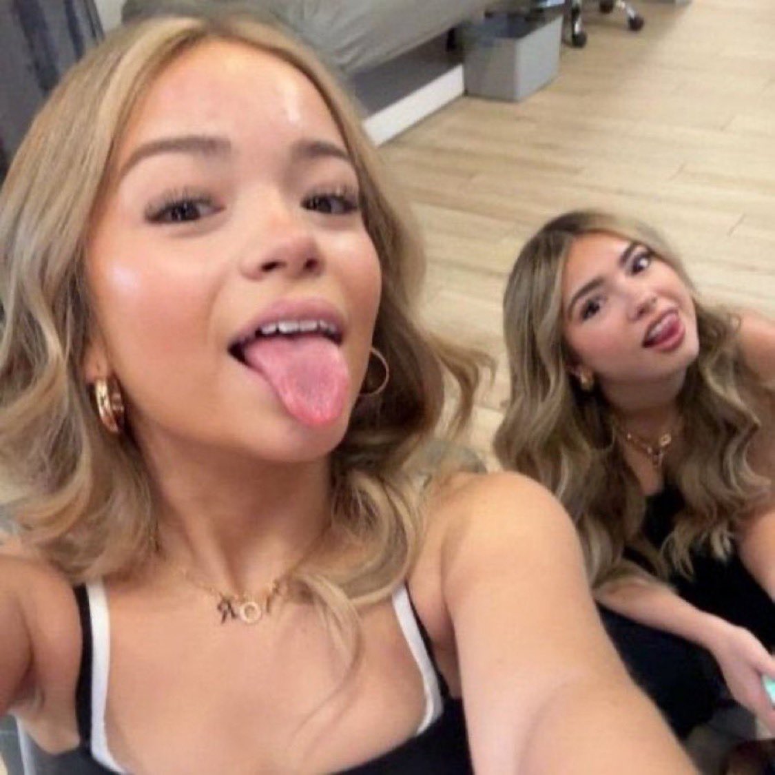 Emily 🤍 tweet media