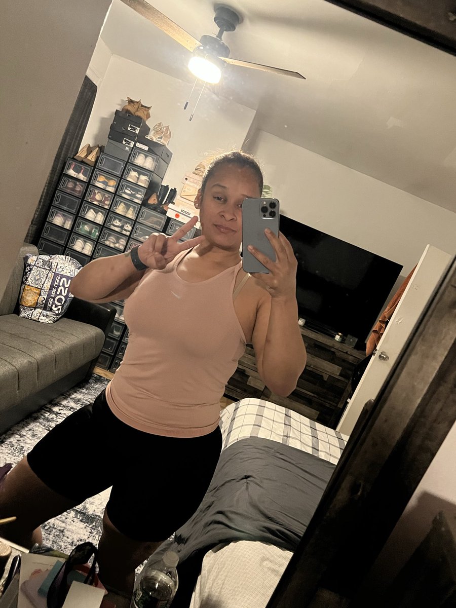 gretchen_burgos's tweet photo. Good Morning Workout Time , Workflow Later. 

#BlessedTuesday 
#BlessedBeyondMyPower🦋 
#TacoTuesday 🤪
#encouragement 
#fitmom
#hardworkingmother 

Your Motivation 💋 https://t.co/8dlxVGjjuF