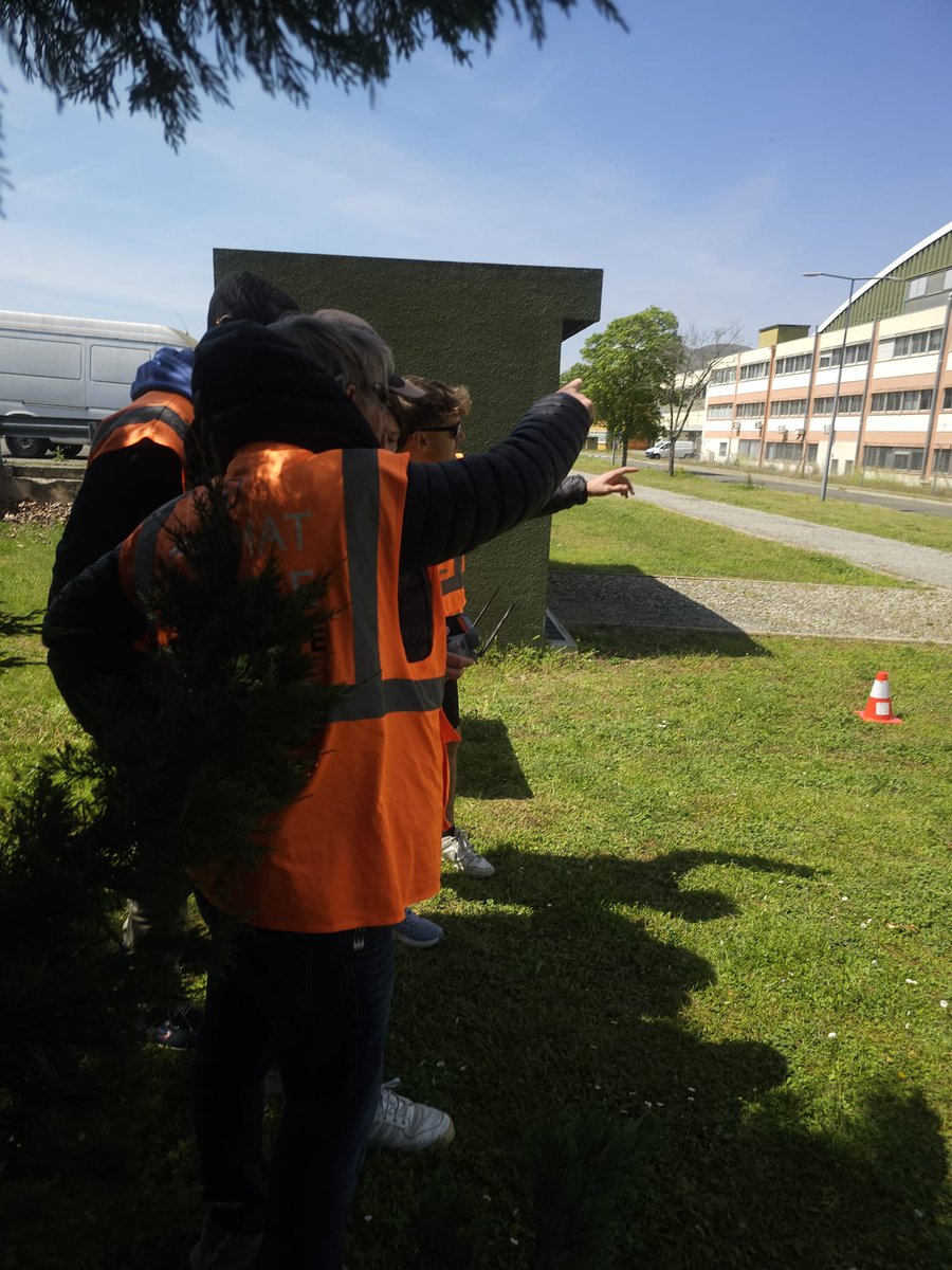 FormatDrone's tweet photo. Lors de nos formations Télépilotage professionnel de drones à #Francazal, aucun aspect du vol n'est laissé de côté.

Chez @FormatDrone, nos stagiaires sont formés aux réalités du terrain. 

Pour en savoir plus : https://t.co/O7tTqwhX36

#FormationDrone #drone #Toulouse https://t.co/yWSZGI34hj