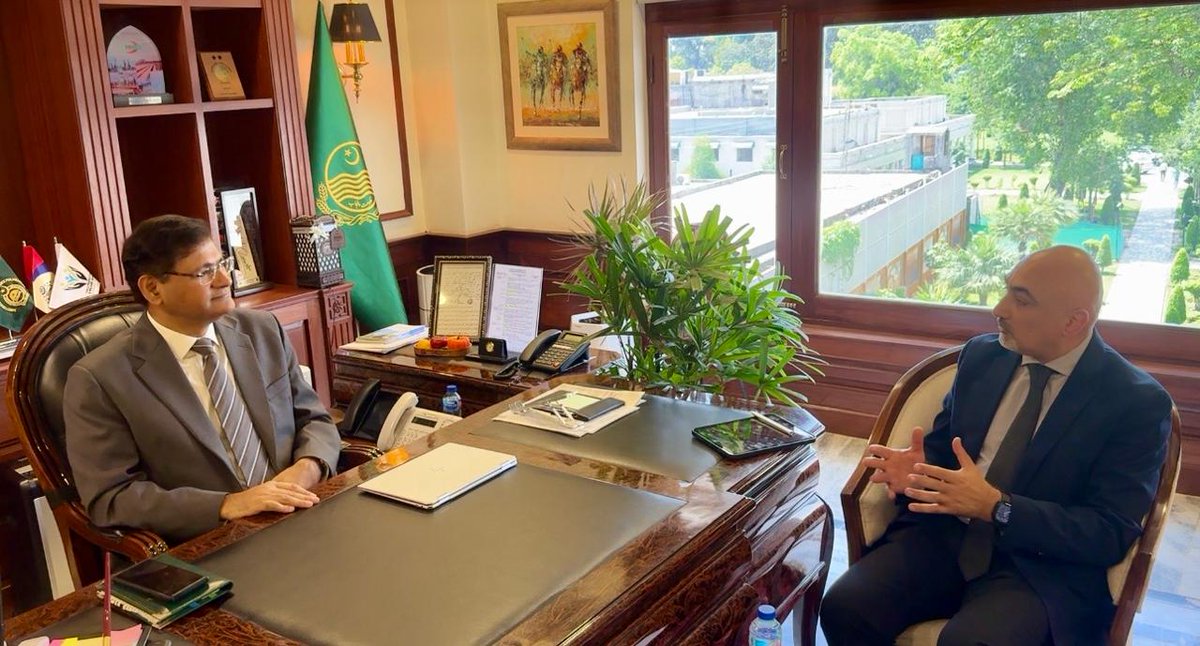 homedptpunjab's tweet image. پاکستان اور پنجاب کیلئے بڑا اعزاز؛ لاہور خطے کا پہلا "چائلڈ فرینڈلی سٹی" ہو گا۔ تیاریاں مکمل؛ یونیسیف باقاعدہ سرٹیفکیٹ جاری کریگا۔ ان خیالات کا اظہار سیکرٹری داخلہ ڈاکٹر احمد جاوید قاضی اور یونیسیف چیف فیلڈ آفیسر رمیز بہبودوف کی ملاقات میں کیا گیا
#Punjab #Home  #UNICEF