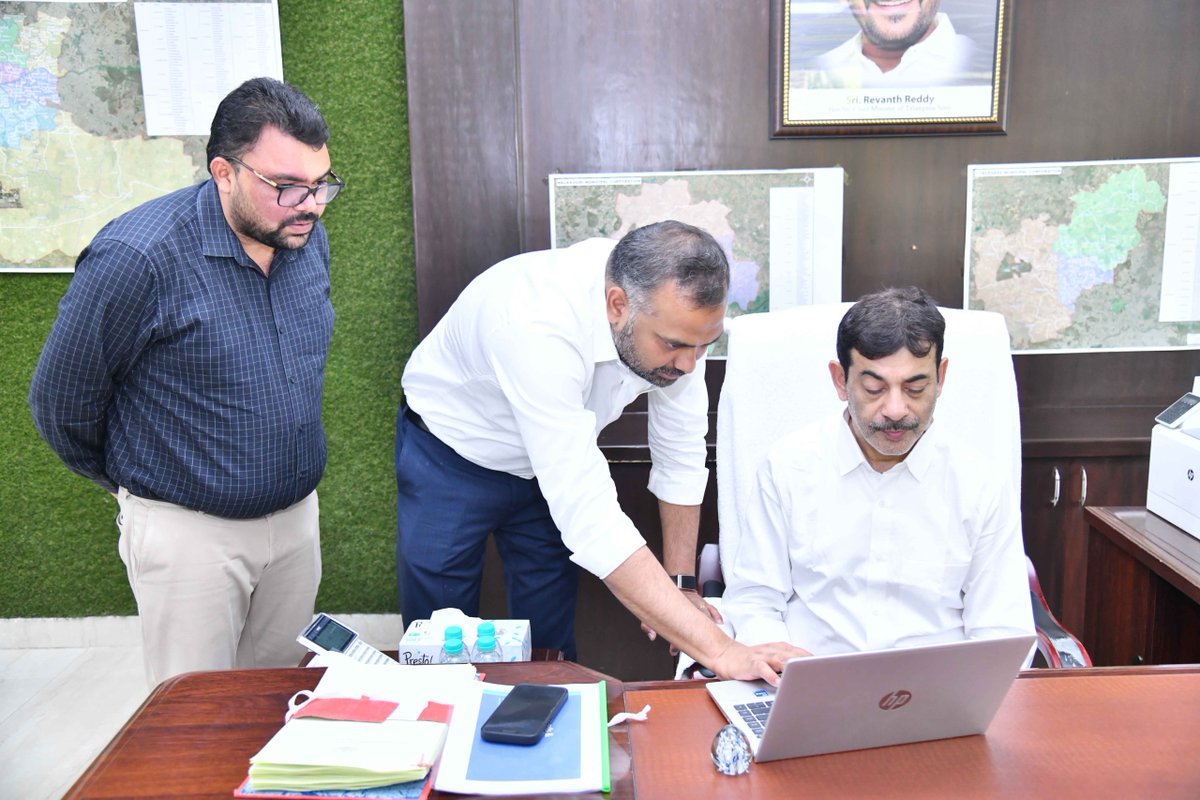 GHMCOnline's tweet photo. 📢 Appeal to Citizens – Self Enumeration

Under Census 2027, the Government of India has enabled Self Enumeration for all citizens.

Shri Jayesh Ranjan Garu, Special Chief Secretary to the Govt. of Telangana, has led by example by completing his self-enumeration and has called upon every household across the three Municipal Corporations to come forward and participate, ensuring that all families are counted.

🌐 https://t.co/G0Afjssl7u

✔️ Save time
✔️ Ensure accurate data
✔️ Support efficient governance
✔️ Contribute to nation-building

Simple. Secure. Online.
👉 Be responsible. Be counted.

#SelfEnumeration #Hyderabad #Census2027 #CitizenParticipation

@TelanganaCS @TelanganaCMO @IPRTelangana @jayesh_ranjan @CensusIndia2027 @CommissionrGHMC @MC_Cyberabad @MCMalkajgiri @CMC_Offcl