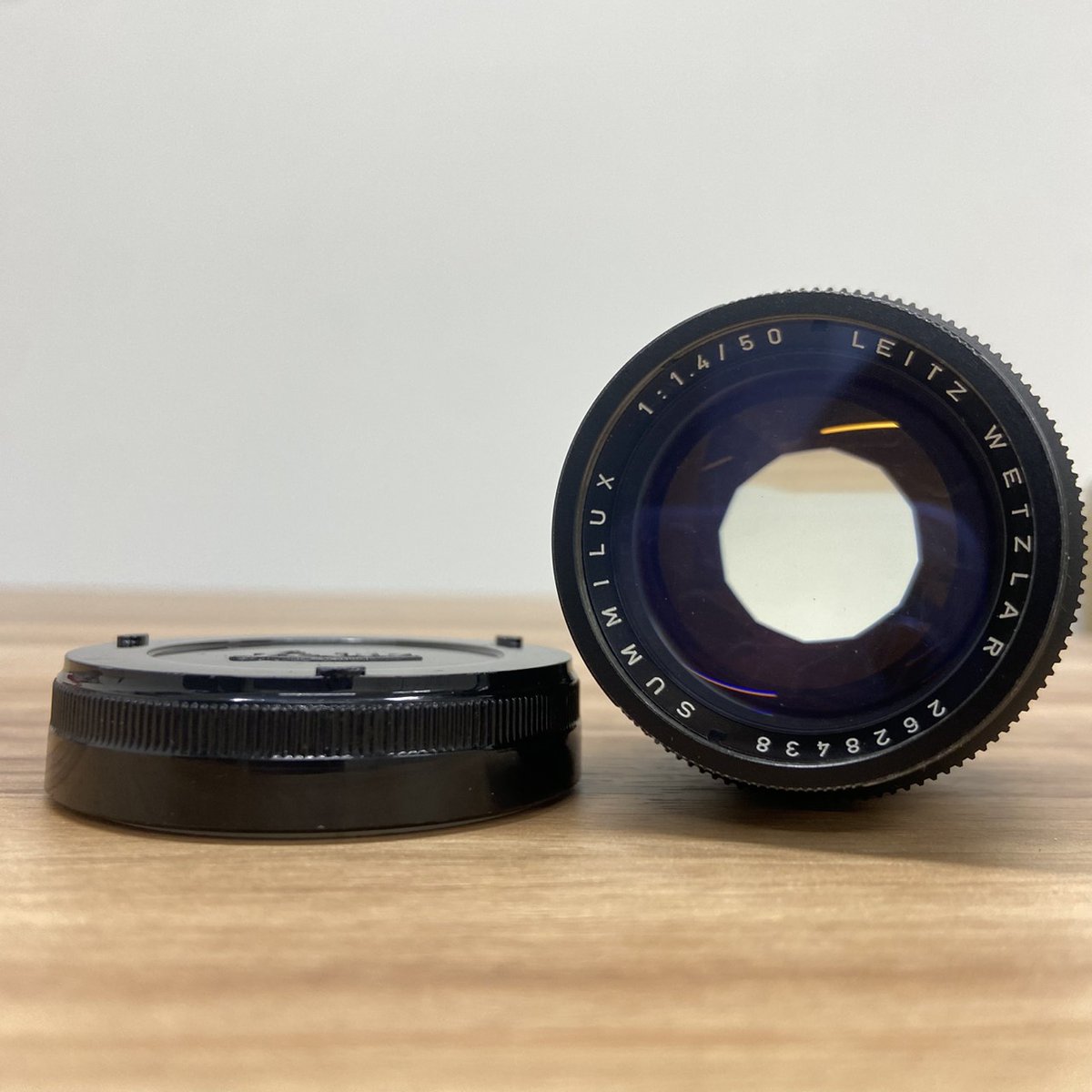 kaitoricamera's tweet photo. 📷 Leitz Wetzlar Summilux 50mm F1.4 をお買取いたしました！

ライカを代表する人気オールドレンズ。
開放F1.4ならではの美しいボケ味と描写力で、今なお高い人気を誇ります。

眠っている機材がございましたらぜひご相談ください✨

#Leica #Summilux #オールドレンズ #カメラ買取 #ライカ https://t.co/H2Syo4w6z9