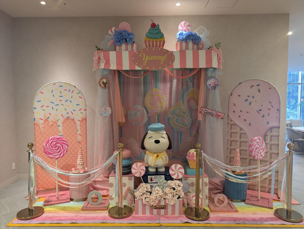 d_yocca's tweet photo. 改装中は来ていたものの、リニューア後はお初なユーラシア！
今回の目的スパはもちろんだけど、ゆーらしわんの寝そべりぬい連れ歩き用と家用に二匹欲しい！！と家から千円札＆100円玉を大量に用意して意気込んでたのに、真ん中つかんでも持ち上げることなくスカッて感じで取れる気配がしなかった😭 https://t.co/DSHbc3hC1q