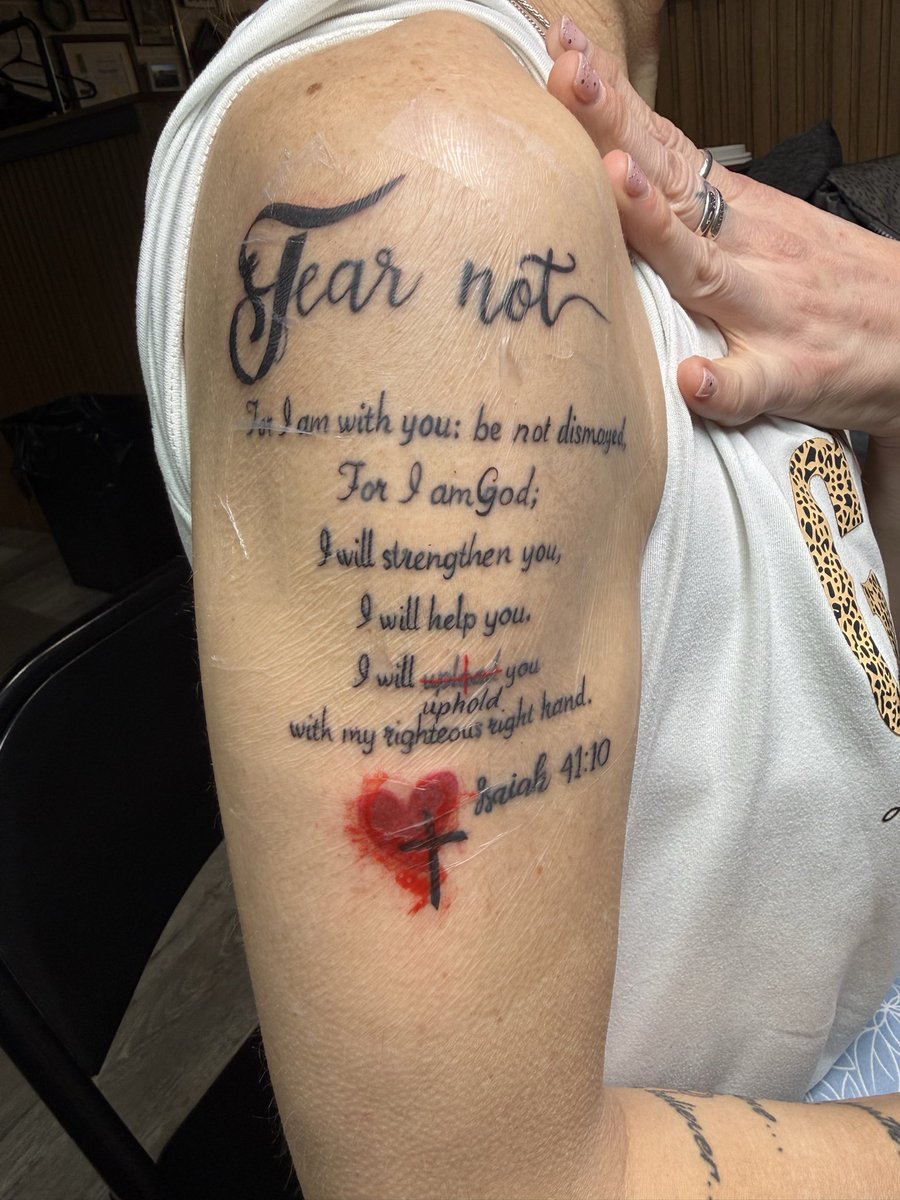 marcysoakes's tweet image. @TeasdaleZac lol 🤣 thank you for #lighting me up ! #jesus #god #healing #narcissist #trauma #abuse #ptsd #chose #love #forgiveness ✨✨✨❤️‍🩹🕊️🙏🏻🤍🤲🏻