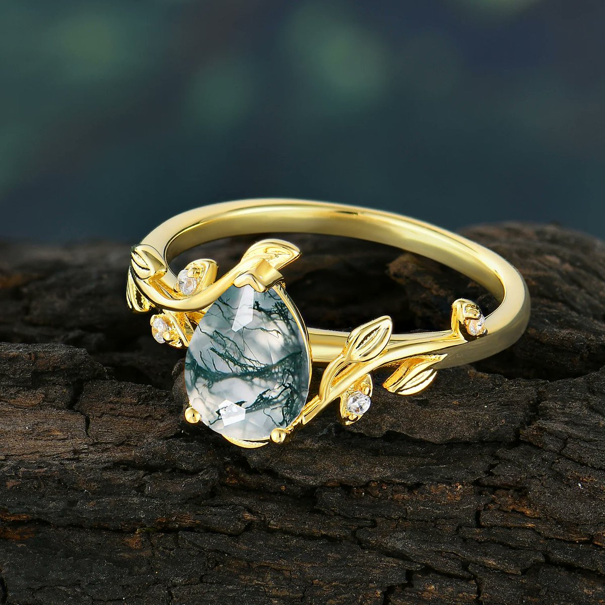 Romalarjewelry's tweet image. Forest magic on your finger. 🌲✨ This Pear Moss Agate is pure fairycore bride energy. The perfect yes. 💚 #MossAgate #PearRing #Fairycore #EngagementRing #ROMALAR