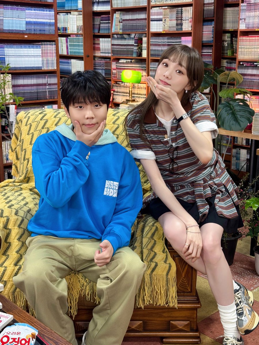 노래방 옆 만화방 tweet media