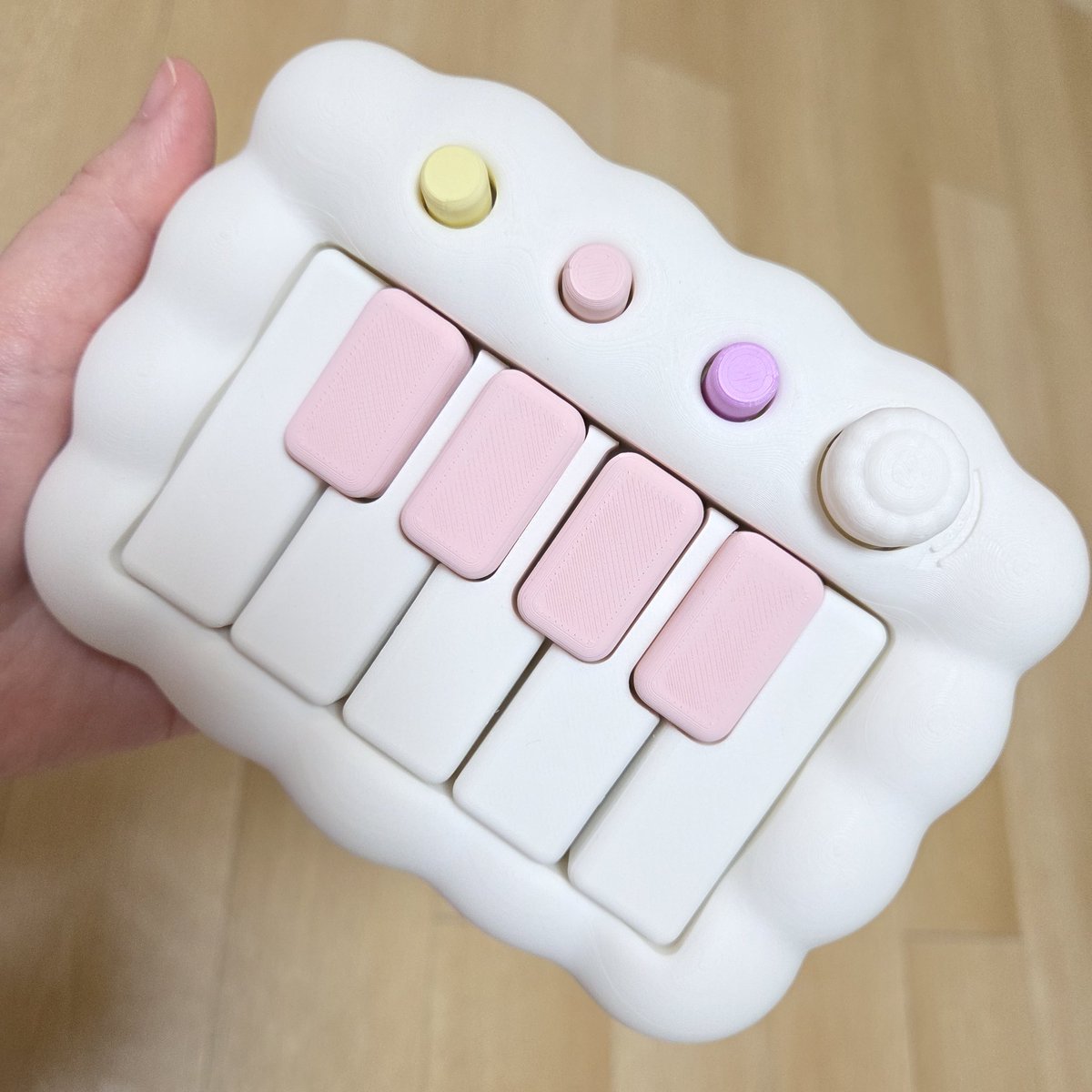 밀리🍒 tweet media