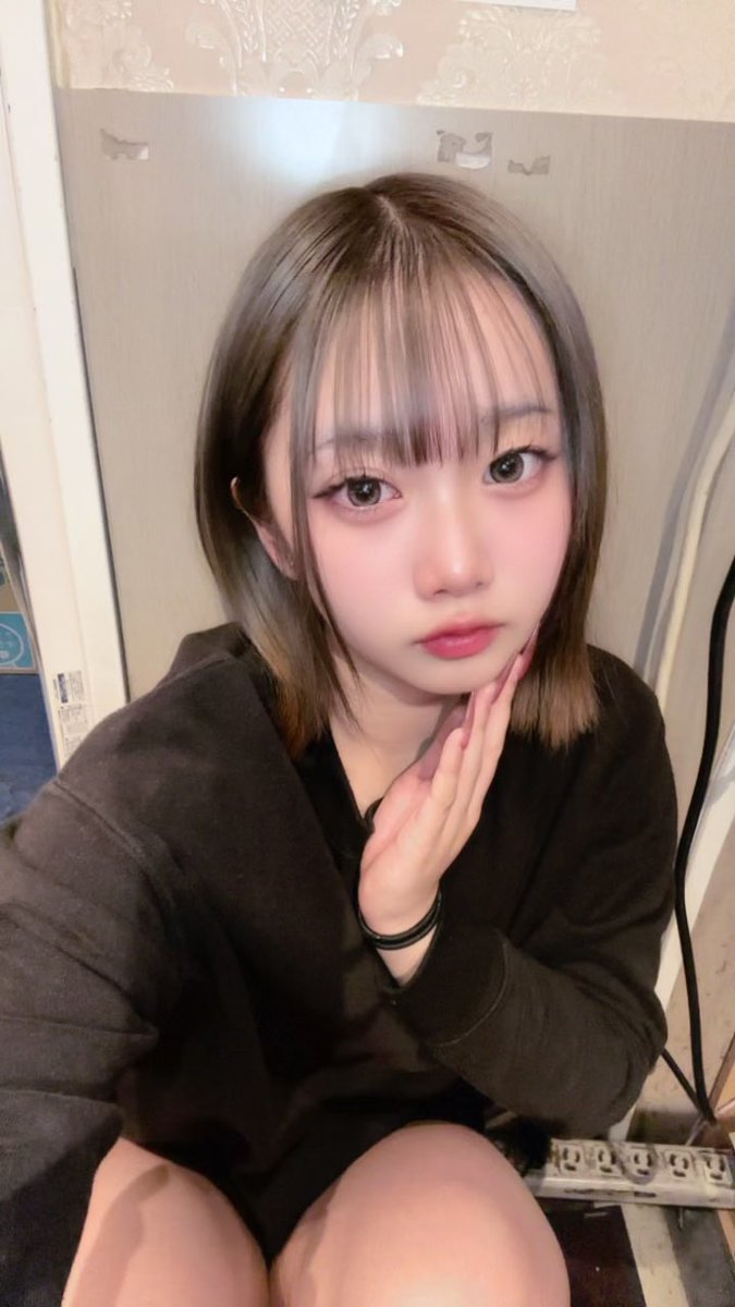 ろぐいん！
今日は初もふる💖
くれあちゃんとオープン❤︎❤︎
ギャルイベントだよ‼️おいでおいで
カラコンのけた辛み。慰めに来て🥲🥲
18〜22じまでだよ！