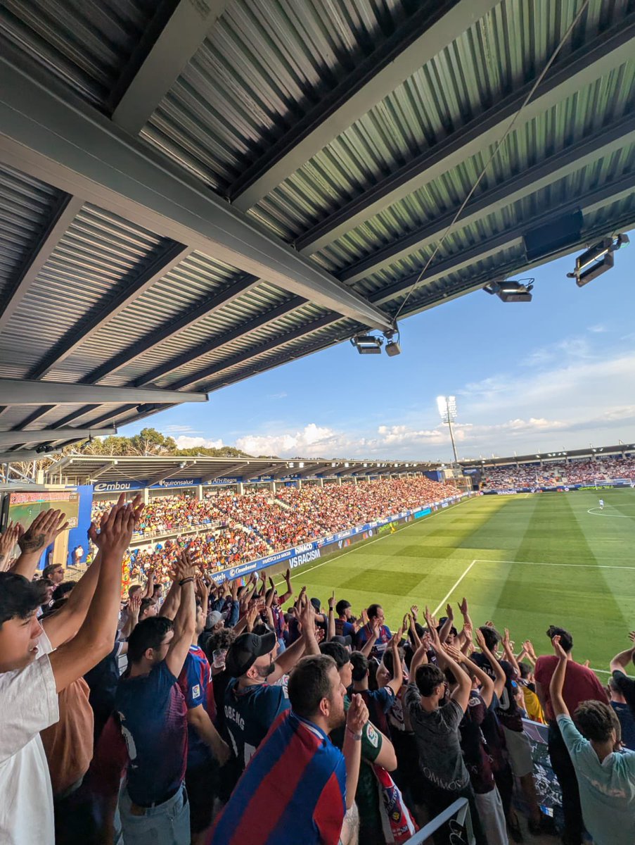 HijosAltoAragon's tweet photo. SD Huesca-zaragoza.

CAPÍTULO l

Vuelan banderas al cielo
azulgrana de Aragón,
que Hijos del Altoaragón
cree en la salvación. https://t.co/YrCiZBQzQj