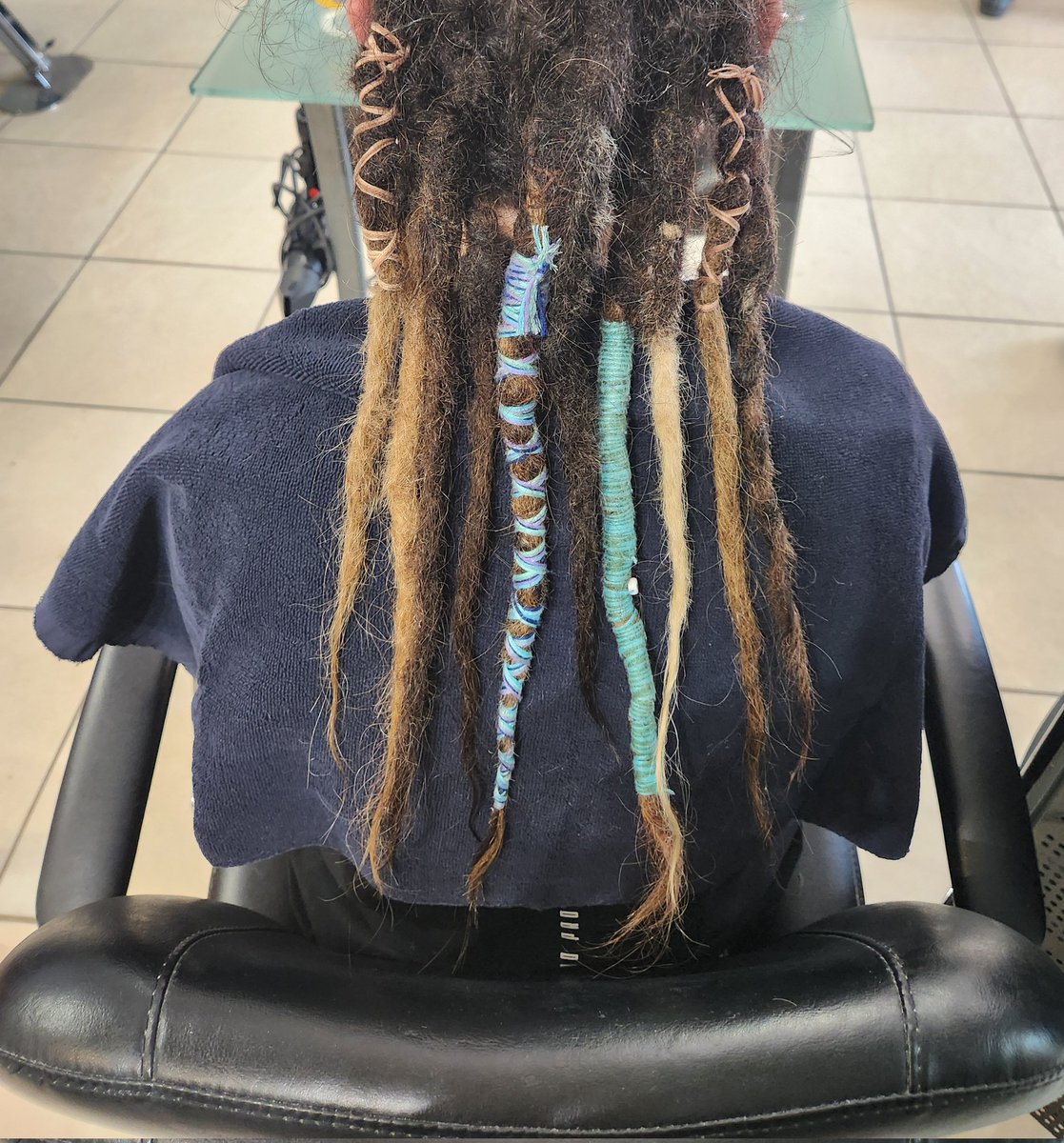 that_pale_bitch's tweet image. 🧿 🧿
#dreadlocks #locks #dreads 
#dreadhead #messy #rooted #boho #virałpost #liketwitter