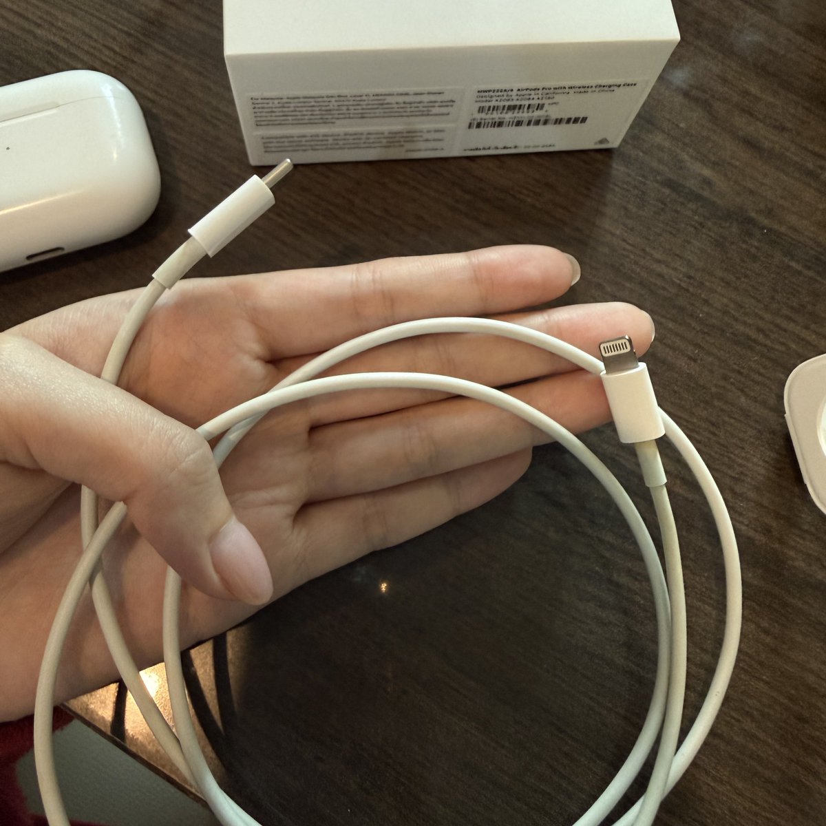 secondhand_22's tweet photo. #ส่งต่อ Airpod pro gen1 2000 สภาพใช้งาน
✅ มีกล่องให้ครบ จุกหูฟังครบ สายชาจมีให้ของแท้ type c to lightning (แอบมอมนิดหน่อยเพราะใช้งานจริง;-;)
✅ ขอดูเพิ่มเติมได้

📌 นัดรับตาม mrt ได้ส่งแมสได้ต้นทางห้วยขวาง พระราม9 คุยกันได้ค่า
#ส่งต่อหูฟัง #ส่งต่อairpods https://t.co/mLIgCrMgiG