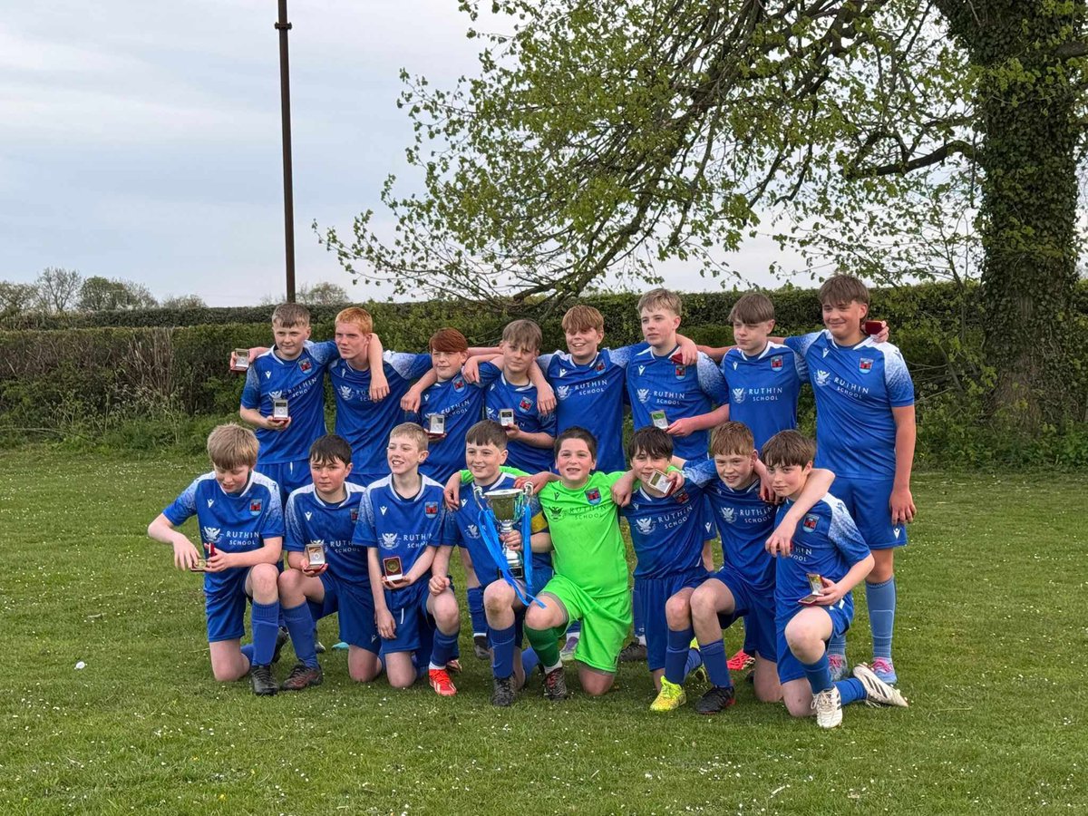Teamgrassroots_'s tweet image. 🗣️Show us your team 
#Shoutout to Ruthin Town U13s, Wrexham Junior Football League -  Green League Winners 2025/26, been together 2 yrs!👏⚽️

#TeamGrassroots #GRF #GrassrootsFootball