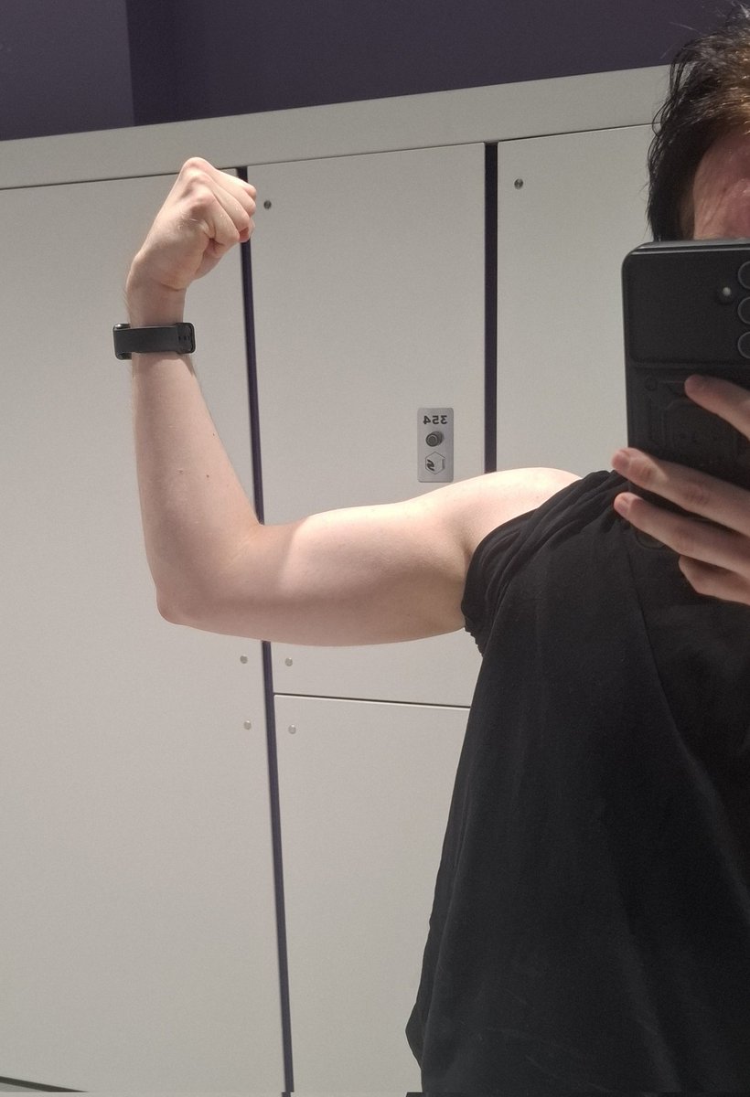 неванайт tweet media