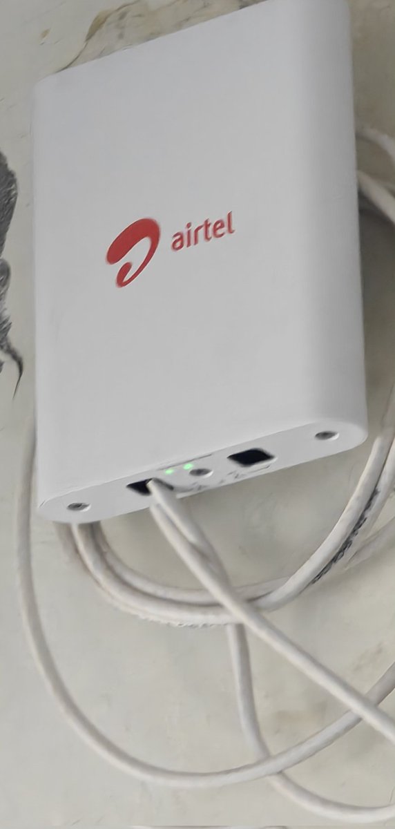 official4ramesh's tweet photo. @airtelindia @airtelnews मैन 4 दिन पहले एयरटेल का wifi इंटरनेट कनेक्शन लगवाया था, कनेक्शन लेने का कारण था स्पीड, मेने 799 रुपये का मंथली प्लान लिया जिसमे 100mbps स्पीड का दावा किया जा रहा है लेकिन सच्च यह है कि स्पीड सिर्फ 15-18mbps ही है मेने शिकायत भी किया लेकिन कोई समाधान नही https://t.co/bU3fPO1v0p
