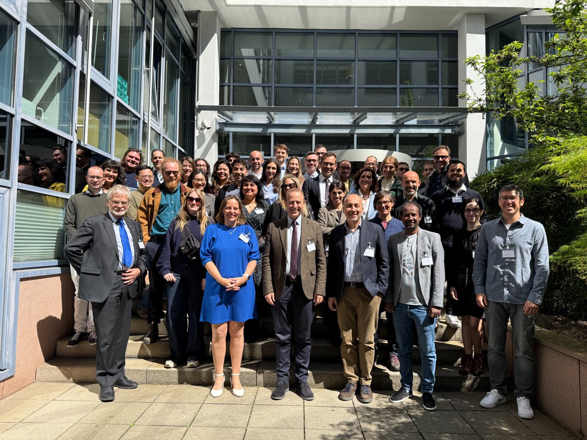 remaking_eu's tweet photo. ➡️ 'Remote work in Europe: evidence, impacts, policy' Joint research symposium

🔗Read the full story here about everything that happened at the event

https://t.co/hW4RuSHl2U

👏Thank you to our sister projects @WinWin4WorkLife &amp; @rmapprojecteu 

#HorizonEU #REMAKING https://t.co/4Cieftt1WO