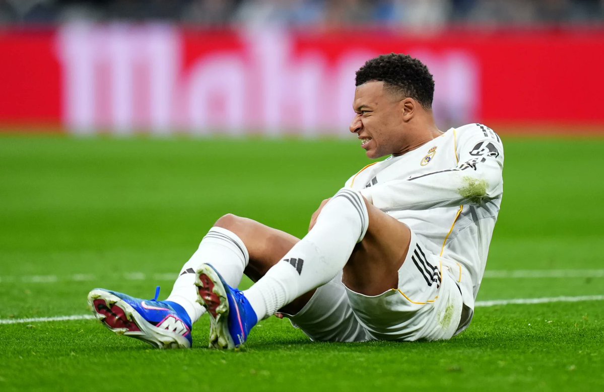 MadridXtra's tweet image. 🚨 Kylian Mbappé’s injury count at PSG &amp;amp; Real Madrid:

- PSG: 14 injuries in 7 years
- Real Madrid: 13 injuries in less than 2 years

@marca 🤕