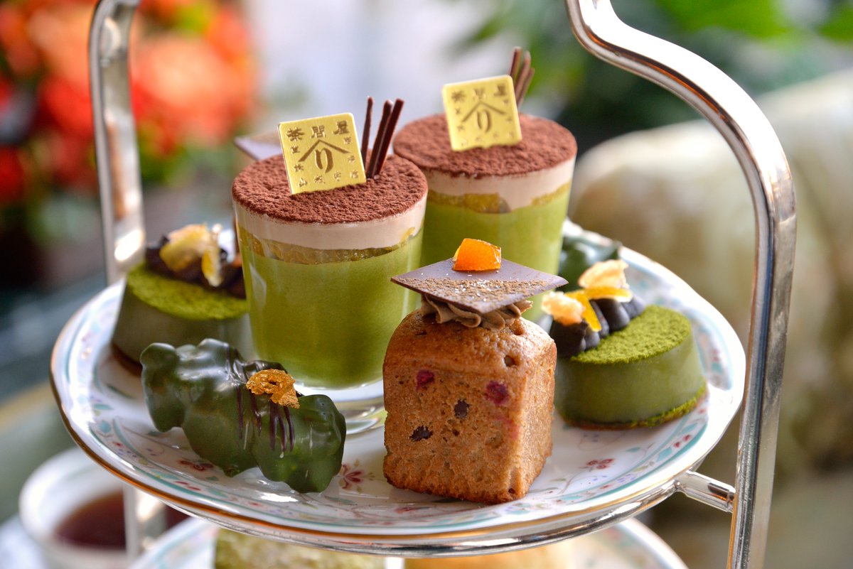 Hotel_Chinzanso's tweet photo. 宇治茶×ミルクチョコレートアフタヌーンティー with 辻利兵衛本店
■～5月14日（木）

1860 年創業の宇治茶の老舗「辻利兵衛本店」とコラボレーションしたアフタヌーンティー🍵
やさしい甘味の新玉葱のポタージュから始まり、宇治茶をアクセントに取り入れたセイボリーや、宇治茶とチョコレートの組み合わせを楽しむスイーツの三段スタンドが続きます✨

ミルクチョコレートを使った、コク深く、濃厚な味わいをお楽しみください🍫
#ホテル椿山荘東京 #アフタヌーンティー #辻利兵衛本店 #ミルクチョコレート

詳細はこちらから≫
https://t.co/vcl2JoZHwk