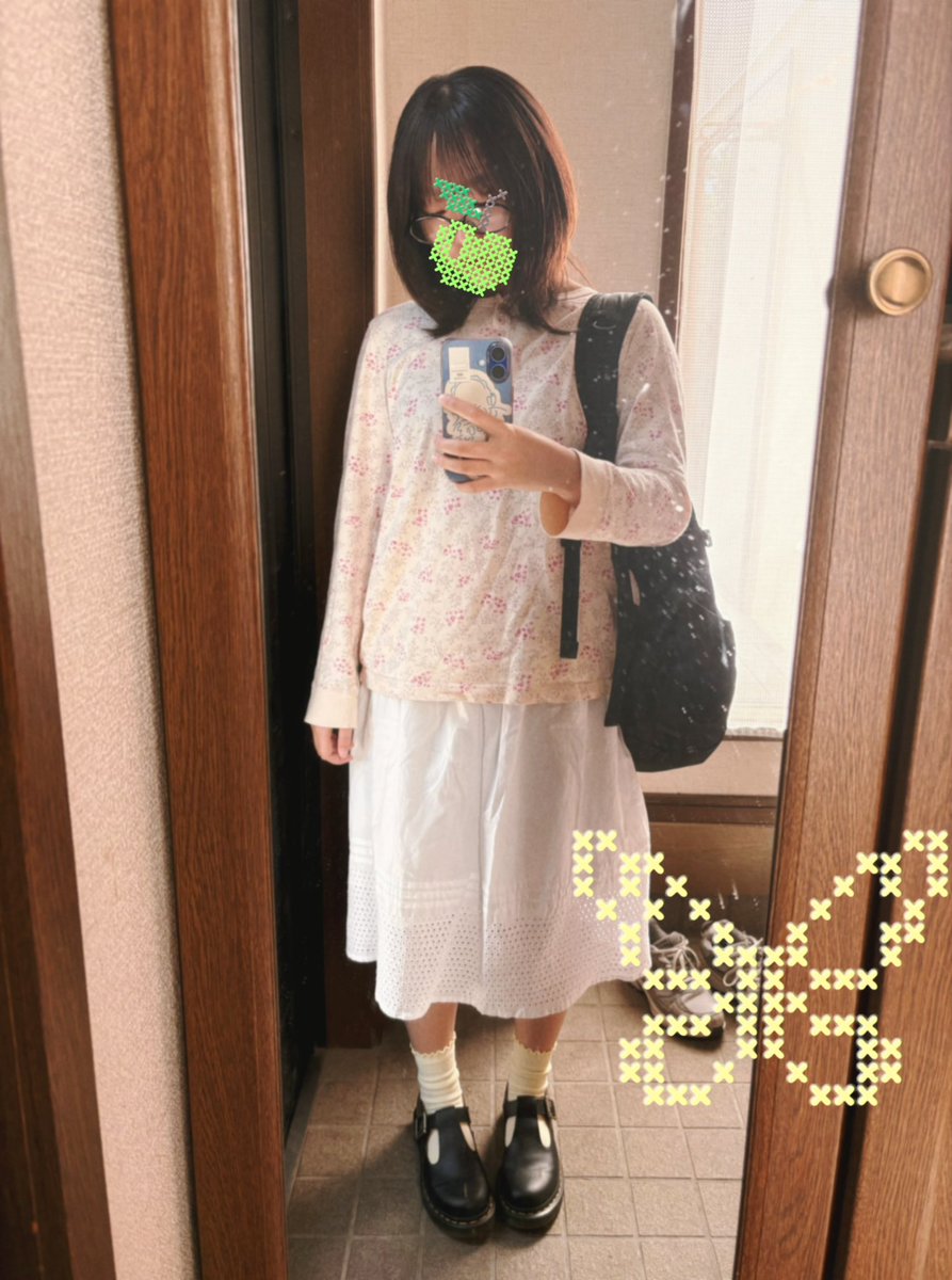 pontanu_flew's tweet photo. 変な丈のスカートってウエスト折れば膝丈、伸ばせばふくらはぎ丈になるので好きだ https://t.co/8A5WeefJHM