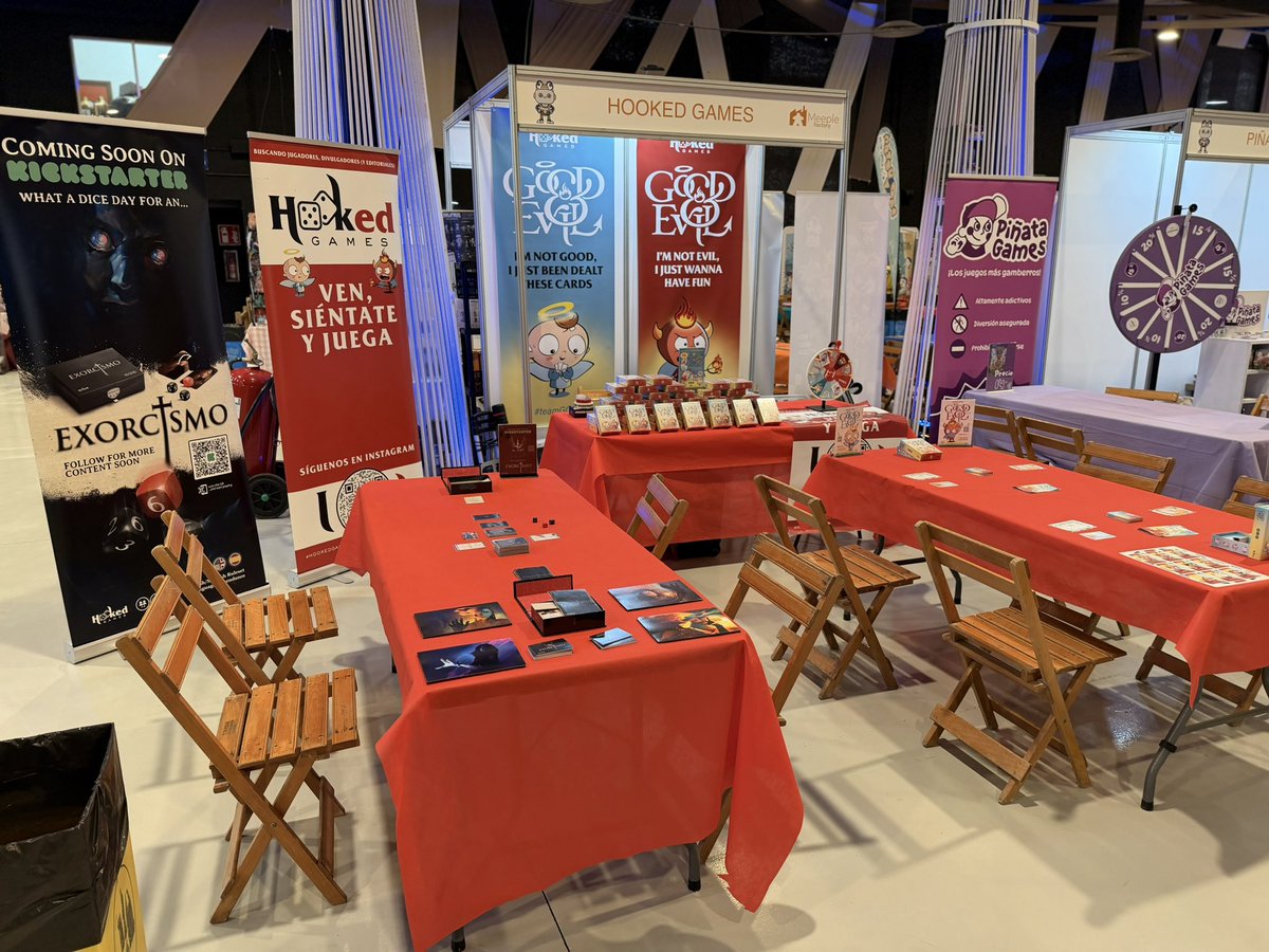 HOOKedgames_OK's tweet image. De nuevo quiero dar las gracias a toda la gente de la organización de @MeepleFactory , @FicZone , @granadagaming , @AcXoverJuvenil , por cuidarnos tan bien y hacernos sentir cada año parte de algo tan especial.

Otro año más —&amp;gt; 🏭🤖Gracias Granada!

#meeplefactory2026 #granada