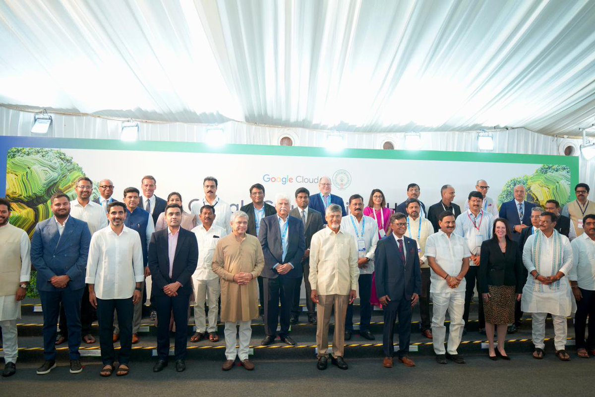 MissBhatt_'s tweet photo. The talent that might have bypassed Vizag for metros will think twice now. Google's  presence is a powerful signal for professionals. #GoogleBreaksGroundInVizag https://t.co/nPz15hReyA