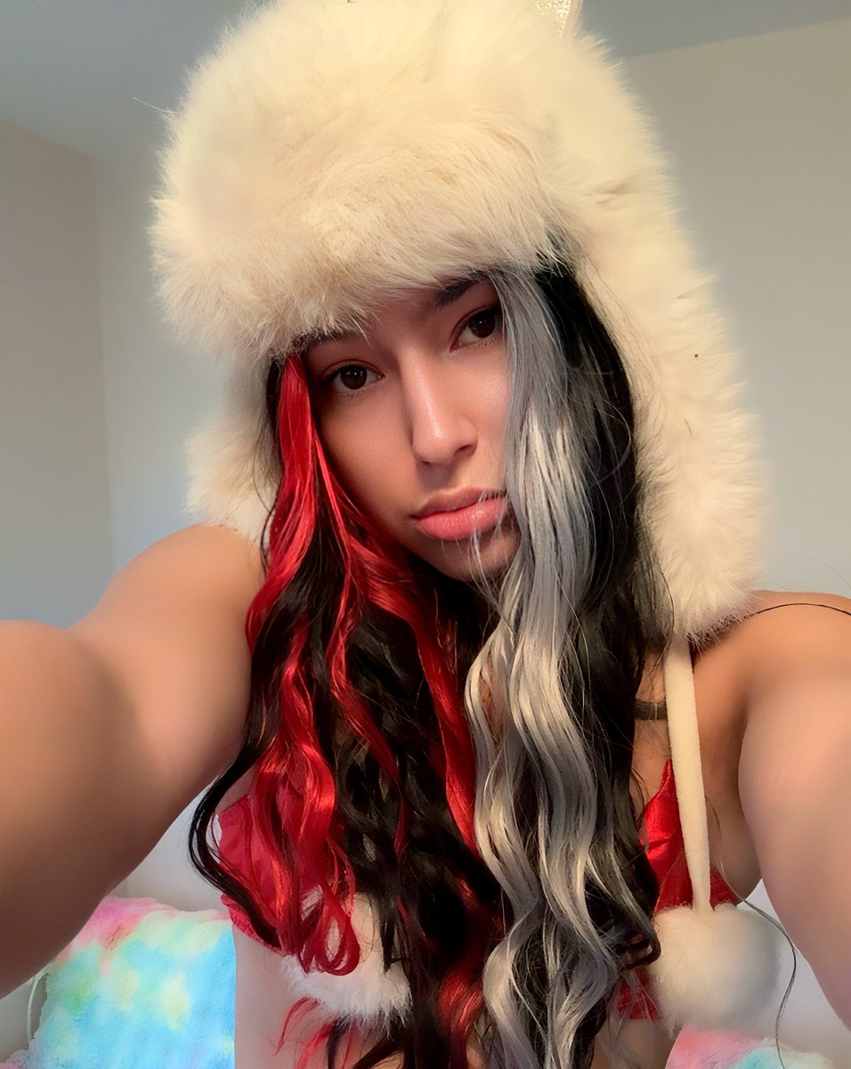 ellielyfe tweet media