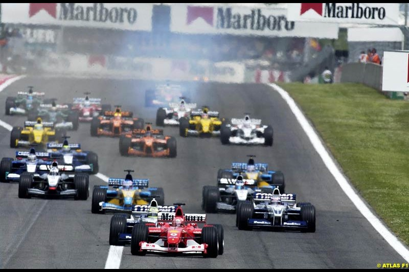 MsportXtra's tweet image. #F1 #OnThisDay, April 28th 2002. An eventful #SpanishGP saw polesitter @schumacher win the race, @jpmontoya taking 2nd, @therealdcf1 3rd and @frentzen_hh taking a point for Arrows-Cosworth. youtube.com/watch?v=HuP3jK… #MsportXtra @UnracedF1 @Circuitcat_eng @alexyoong @AussieGrit