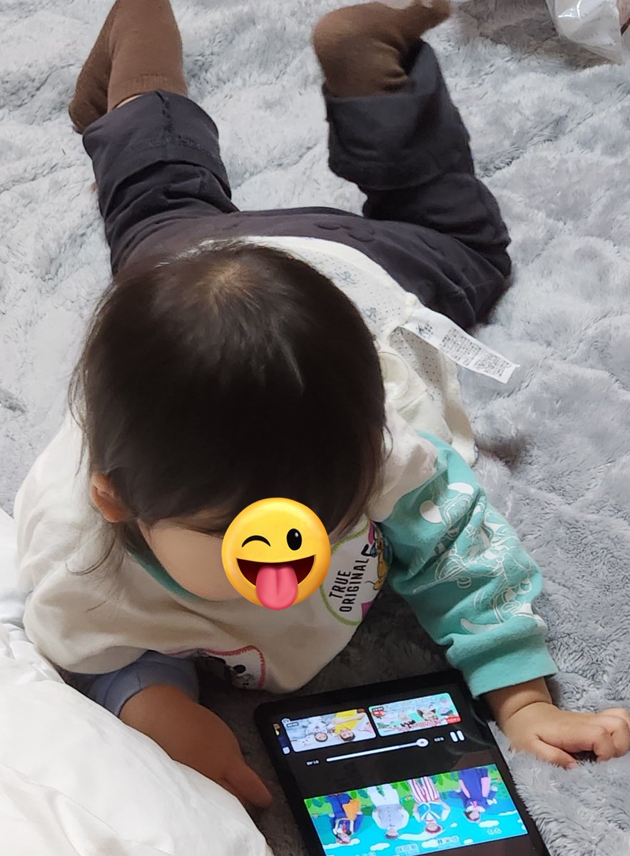 5100ki's tweet photo. まだ１歳でこれなんだけど、どこで間違った
＿|￣|○
1度スマホ、タブレット持たせたらもうダメだ… https://t.co/ZH3X5wF0nH