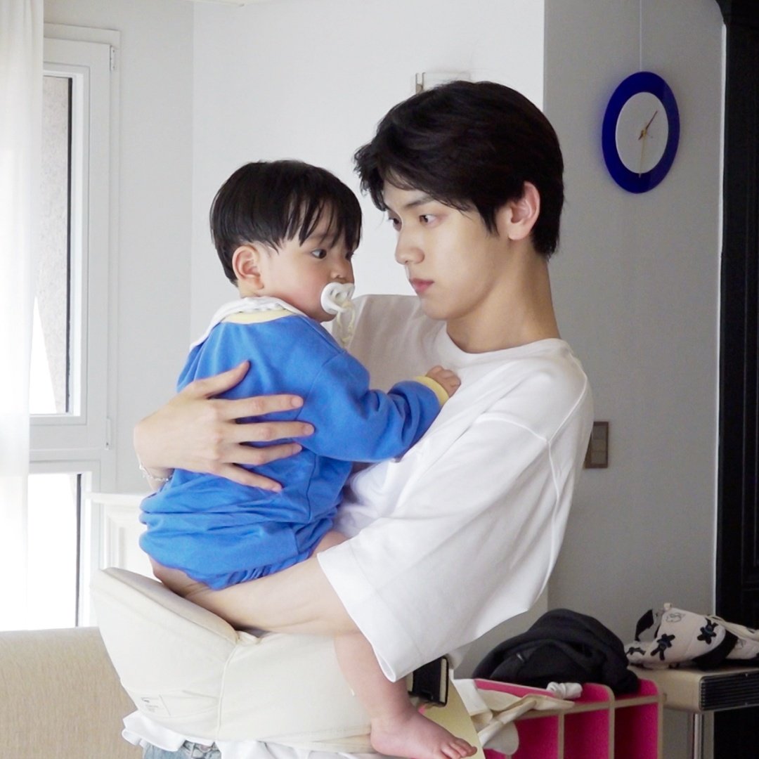 "here—look what I've got you!."

yj pulled an stuffed toy from behind his back and held it in front of the little boy whom as soon as he saw it, started crying.

"oh no, don't cry bby."

but rather than the first quiet sniffles, he cried hard, yj inmediately waving his hands in