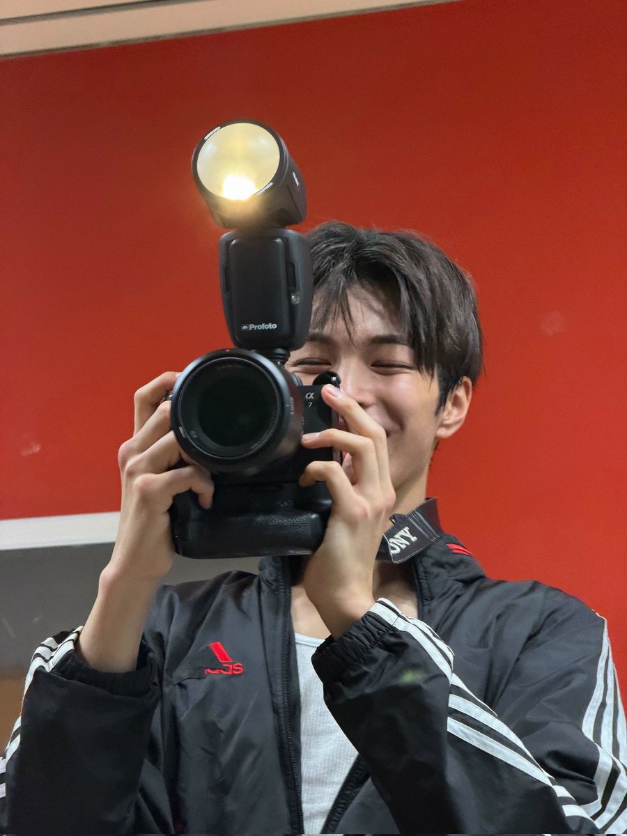 seonghyeon files tweet media